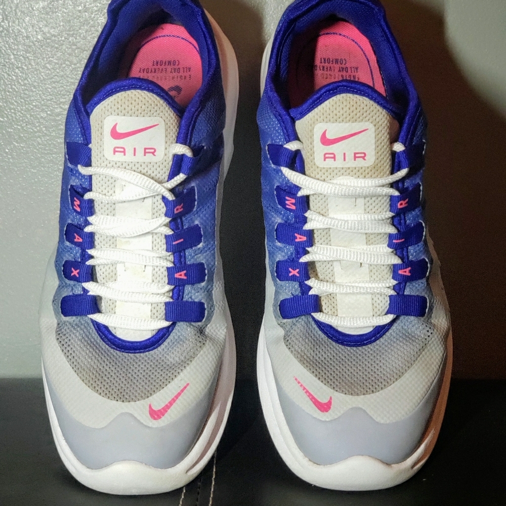 Womens Nike air maxes